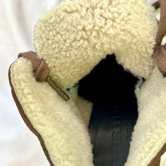 Ladies Burberry London Prorsum Leather High Heel Booties.
Size: US 8/ EU 38.5 - Picture 7 of 7